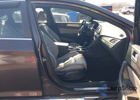 2015 Hyundai Sonata Sport 2.0T z USA, uszkodzony, nr VIN 5NPE34AB5FH129027